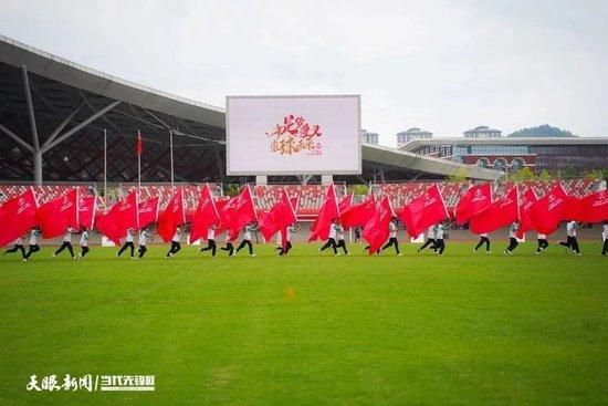 三年前掉往情人的27岁的泷本初海（朝仓亚纪 饰）。辞往教职，在餐馆打工，过著无欲无求的糊口。在没有改变的平常糊口中，偶尔收到了一叶手札。一名名叫藤太郎（三浦贵年夜 饰）染布师傅逐日前来餐馆，默默地存眷著她。夏季烟花祭典那夜，她受邀前去染布工坊参不雅，在斑斓的花布下，生命的愿望也暗暗被叫醒。从之前学生的久背再会，初海本身埋没的忖量。以一叶信为契机，没有改变的盛夏的平常糊口一点一点起头转变。之内敛的影象气概捕获了生者的精密情感，平淡而悠久